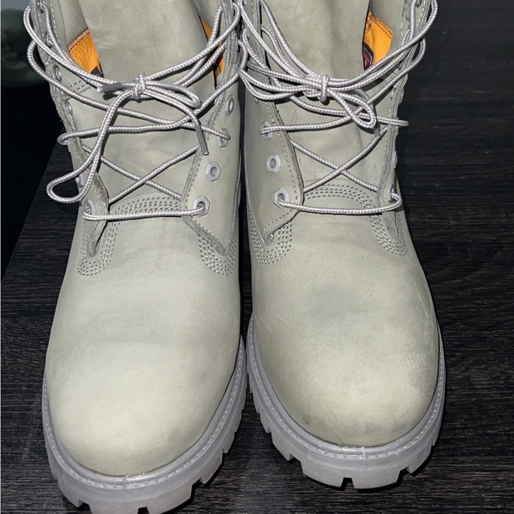 Timberland boots in grey. Very rare
